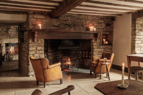 The Bull, Charlbury: A posh Cotswolds pub pulling out all the stops Cosy Pub, Low Fat Dinner, Open Fire Cooking, Home Grown Vegetables, Best Pubs, Log Fires, Fire Cooking, Eat And Drink, Dine In