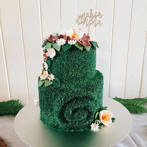 267 Likes, 11 Comments - OMG-Ness Styling (@omgnessstyling) on Instagram: “TE FITI CAKE these Moana parties are going off I love iiiiittttttttt REPOST of Amina's 5th…” Te Fiti Cake, Moana Cakes, Diy Luau, Luau Ideas, Te Fiti, Moana Cake, Baby Moana, Moana Theme, Moana Themed Party