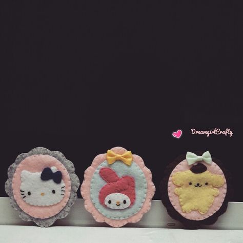 Cute felt brooch or magnets by dreamgirlcrafty.. more are coming soon for this collection.. cutest.. Sanrio Felt Crafts, Aesthetic Felt Crafts, Felt Keychain Pattern, Cute Ornaments Diy, Felt Brooch Diy, Felt Charms, Kawaii Felt, Felt Patches, Felt Magnet