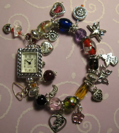 Diy Watch Band, Beaded Watches Bracelet, Jewelry Making Ideas, Diy Watch, Charm Bracelet Watch, Beach Glass Necklace, Geneva Watch, Beaded Watches, Vintage Jewelry Ideas