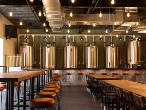 Taproom Design Brewery, Brewery Interior Design, Micro Brewery Design, Beer Bar Design, Brewery Interior, Brewery Decor, Brewery Bar, Brewery Restaurant, Brewery Design