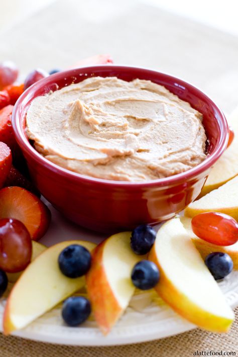 {Healthy and Gluten-Free} Chocolate Peanut Butter Fruit Dip | A Latte Food Peanut Butter Fruit Dip, Butter Fruit, Peanut Butter Dip, Healthy Chocolate Recipes, Vegan Gluten Free Desserts, Peanut Butter Oatmeal Cookies, New Year Resolutions, Peanut Butter Oatmeal, Healthy Peanut Butter