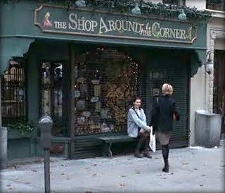 You've got mail BOOK SHOP The Shop Around The Corner, Shop Around The Corner, Nyc Tours, Meg Ryan, You've Got Mail, Movies And Series, Roald Dahl, Tom Hanks, Store Front