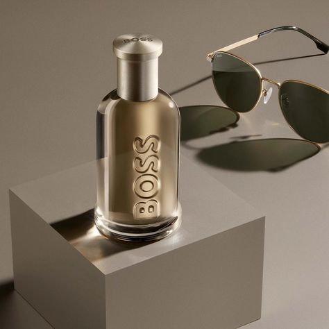 Top Notes: Apple, Bergamot and Black Pepper. Heart Notes: Chestnut, Cardamom and Cinnamon.Base Notes: Vetiver and Musk.Re-define your masculinity with HUGO BOSS’ eau de parfum, BOSS Bottled. Fierce and unapologetic, the fragrance opens with captivating notes of crisp, ripe Apple, Bergamot and fiery Black Pepper. The cocktail of scents exudes certainty and a sense of self, encouraging you to express your identity in a manner that is truly honest and authentic. A warm, robust heart of Chestnut, invigorating Cardamom and lively Cinnamon conjures more homely, humble visions, striking the perfect balance between power and reliability.Spritzing the EDP onto your pulse points works as a constant reminder of the many complex, intricate layers that human beings possess, urging you to never shy away Cinnamon Oil, Sense Of Self, Grande Cosmetics, First Aid Beauty, Heart Notes, Shea Moisture Products, Moroccan Oil, Clean Skincare, Sally Hansen