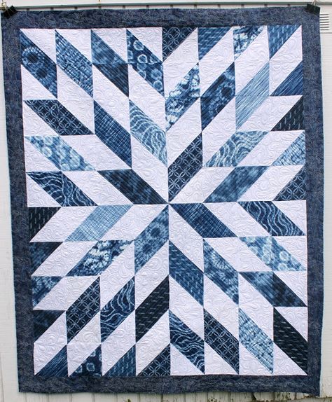 Quilt Patterns Simple, Half Square Triangle Quilts Pattern, Triangle Quilt Pattern, Patchwork Ideas, Patterns Simple, Half Square Triangle Quilts, The Quilt Show, Patchwork Quilt Patterns, Star Quilt Patterns