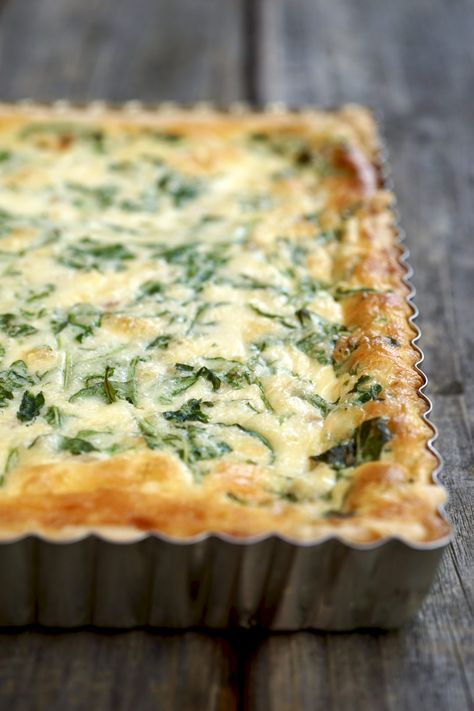 ham and arugula quiche Arugula Quiche, Quiche Recipes Easy, Classic French Dishes, Brunch Food, Perfect Brunch, Savory Tart, French Dishes, Quiche Recipes, Breakfast Brunch Recipes