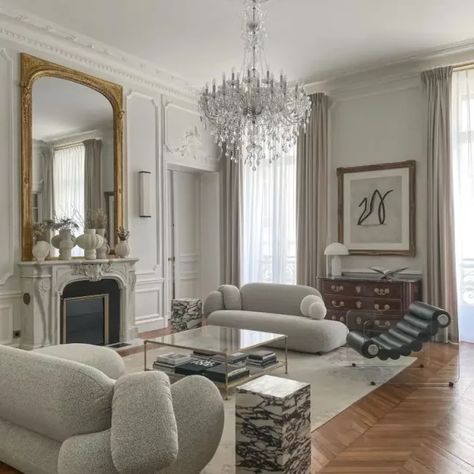 Parisian Houses Interior, Paris Living Room, Paris Living, Houses Interior, Parisian Interior, Digital Publication, Gallery Wall Inspiration, Chandelier Decor, Apartment Life