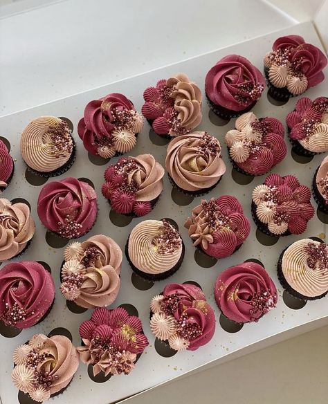 Rose Gold Burgundy Cake, Maroon Cake Ideas, Burgandy Theme Birthday Party, Wine Theme Cupcakes, 75th Birthday Ideas For Mom Cake, Maroon Cupcakes, Burgundy Cupcakes, Bespoke Cupcakes, 50th Birthday Celebration Ideas