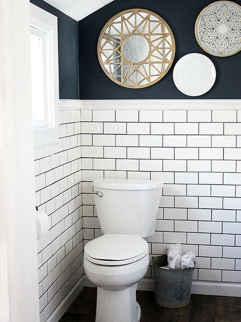 Tiny Rooms with Big Personality Minimalist Small Bathrooms, Small Bathroom Remodel Designs, White Toilet, Small Bedrooms, Bad Inspiration, Decor Ikea, Small Bathroom Makeover, Design Blogs, Diy Vanity