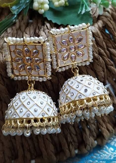 white jhumka stone earrings images White Jhumka Earrings, White Earrings Indian, White Jhumka, Desi Jewelry, Silver Jhumkas, Navratri Collection, Indian Suit, Wallpaper Video, Iphone Wallpaper Video