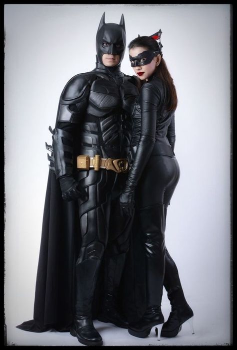 Superhero Party Decorations, Cosplay Cat, Anne Hathaway Catwoman, Batman Love, Catwoman Selina Kyle, Catwoman Cosplay, Batman Cosplay, Batman Toys, Superhero Cosplay