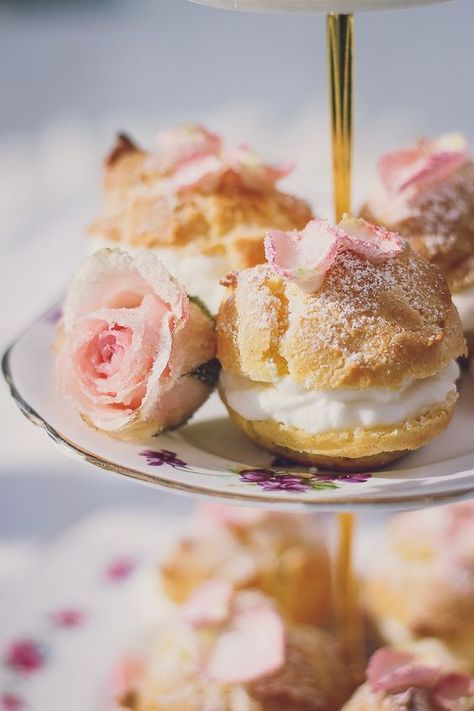 Rosewater Cream Puffs with Sugared Rose Petals Cream Puff Recipe, Rose Recipes, Rose Flavored, Puff Recipe, Flower Food, Köstliche Desserts, Cream Puffs, Eclairs, Macaroons