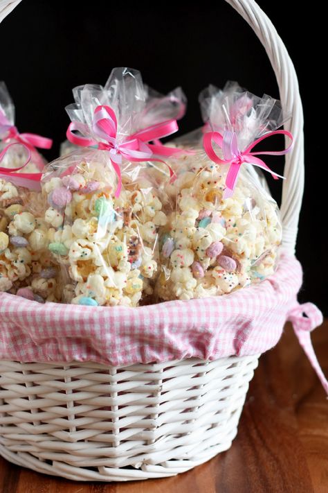 Funfetti Popcorn, Easter Bunny Food, Easter Popcorn, Easter Cooking, White Chocolate Popcorn, Bunny Bait, White Chocolate Recipes, Easter Goodies, Bunny Birthday