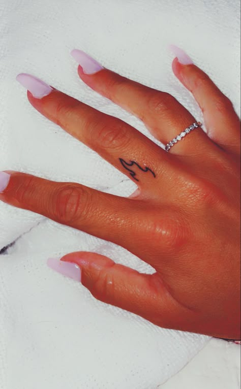 Delicate Flame Tattoo, Flame Tattoo On Finger, Fire Finger Tattoo, Flame Finger Tattoo, Small Flame Tattoo, Middle Finger Tattoos, Flame Tattoo, Matching Tats, Finger Tats