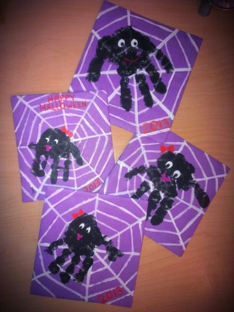 Halloween craft! Draw/paint on the web and let kids make a black spider handprint! Add personality to each spider with a face! Made by Logan, Layla, Lynlee & Aubree. Kindergarten Halloween Crafts, Kindergarten Halloween, Preschool Crafts Fall, Halloween Crafts Preschool, Spider Crafts, October Crafts, Fall Arts And Crafts, Baby Art Projects, Halloween Arts And Crafts