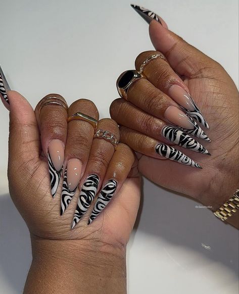 Stilleto Nails Long Designs, Curved Stiletto Nails, Black And White Stiletto Nails, Acrylic Nails Stiletto, Stilleto Nails Designs, Zebra Nails, Curved Nails, Long Acrylic Nail Designs, Drip Nails