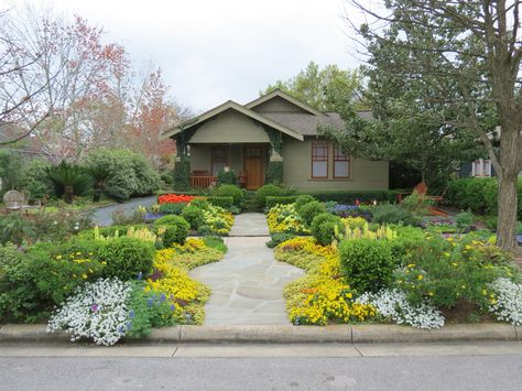 Zero Lawn Xeriscape - Return of the Native - Craftsman - Exterior - Houston - by David Morello Garden Enterprises, Inc. | Houzz Southern Pictures, Native Lawn, Craftsman Landscaping, Cottage Style Garden, Houston Garden, Front Landscape, Gravel Landscaping, Stone Landscaping, Prairie Garden