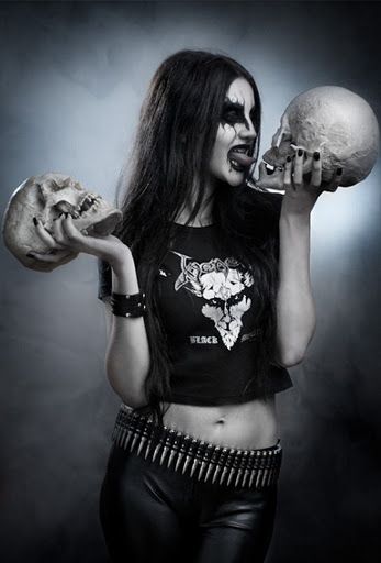 Academia Aesthetic Fashion, Metalhead Girl, Black Metal Girl, Metal Chicks, Black Metal Art, Heavy Metal Girl, Goth Women, Goth Beauty, Gothic Metal