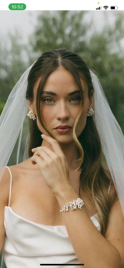 Veil Hair Down, Bride Hairstyles With Veil, Bridal Hair Half Up, Bridal Hair Down, Half Up Wedding Hair, Bridal Hair Veil, Wedding Hair Half, Bridesmaid Hair Makeup, Bridal Hair Inspiration