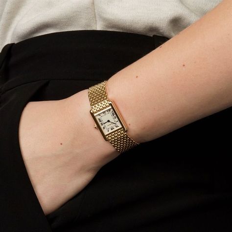 Aesthetic Watch, Hand Watches, Woman Watches, Watch Aesthetic, Cartier Watches Women, قلادات متدلية, Cast A Spell, Vintage Watches Women, Swiss Army Watches