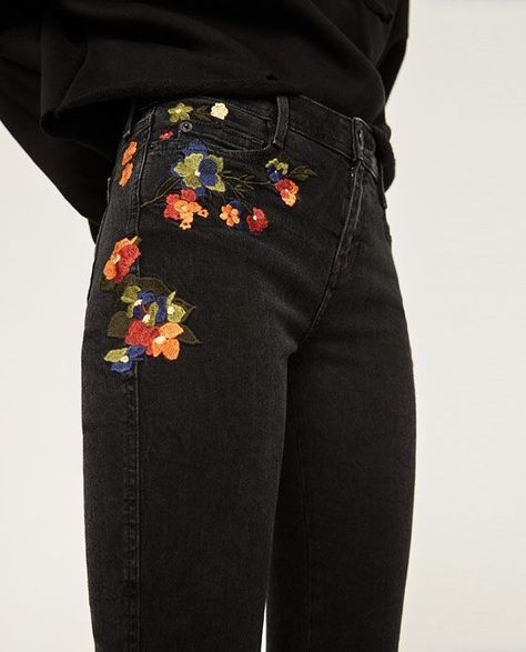 Embroidery Inspo Embroidered Jeans Outfit, Look Grunge, Diy Vetement, Outfit Jeans, 자수 디자인, Embroidered Clothes, Embroidered Denim, Embroidered Jeans, Denim Jumpsuit