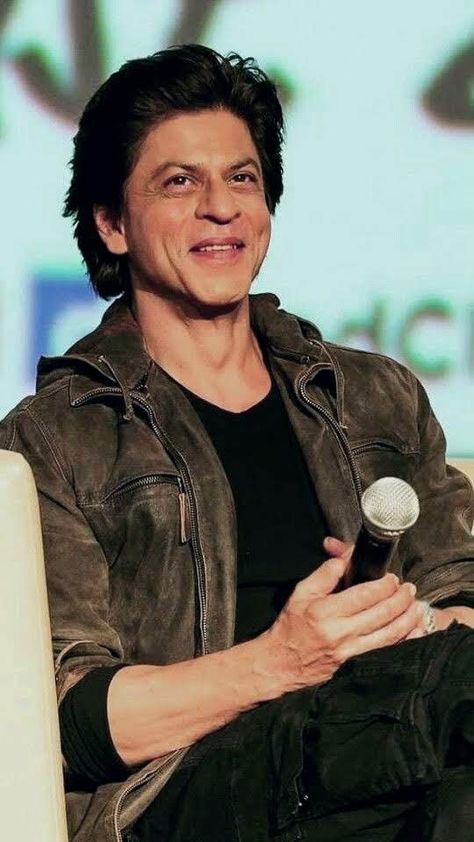 Srk New Pic, Srk Full Hd Wallpaper, Srk Cute Pics, Srk Hairstyle, Raees Srk, Shahrukh Khan Raees, Srk Quotes, Srk Wallpaper, My Name Is Khan