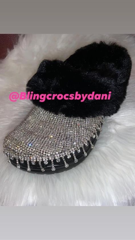 Decorated Crocs Shoes, Rhinestone Crocs Shoes Diy, Embellished Crocs, Decorated Crocs, Fluffy Crocs, Winter Crocs, Bedazzled Crocs, Croc Decorations, Crocs With Charms