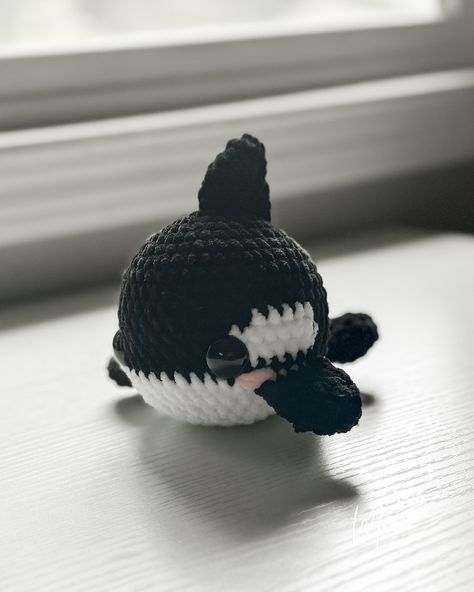 Second reveal for Beach Buddies 2.0! What do you think the next one will be? Opal the Orca, pattern by me. Releasing 7/7 #beachbuddies #orca #amigurumi #crochet #crochetersofinstagram Orca Crochet Free Pattern, Ocean Themed Crochet, Crochet Orca, Orca Pattern, Cute Crochet Ideas, Cute Crochet, Amigurumi Crochet, Crochet Ideas, Free Crochet Pattern