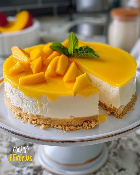 Summer Foods Aesthetic, Mango Ice Cream Cake, Evening Desserts, Mango Pastry, Mango Cheesecake Recipe, Summer Cheesecake, Mango Coulis, Mango Sweet, Mango Pie