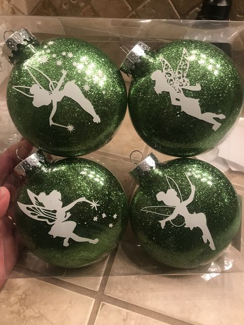 Tinkerbell Christmas Tree, Tinker Bell Christmas, Tinkerbell Ornament, Tinkerbell Christmas, Disney Christmas Diy, Vinyl Christmas Ornaments, Bell Christmas Tree, Christmas Tree Glitter, Craft Ornaments