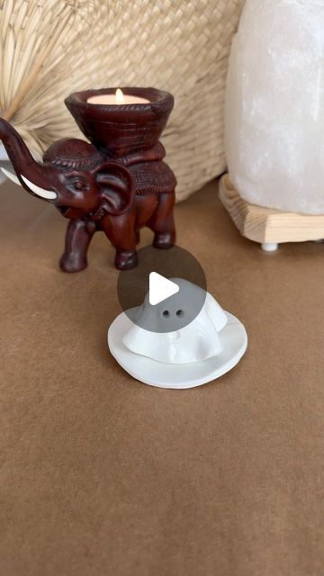 Gamze Sankaya on Instagram: "DIY I Spooky incense holder! 👻  #incense #incenseholder #airdryclay #airdryclaycreation #clayart #clay #claysculpture #diy  DIY | Hayalet tütsülük 👻  #tütsülük #kil #kildekor #kilsanatı" Das Clay, Diy Incense, Diy Incense Holder, Clay Incense Holder, Clay Incense, Instagram Diy, Clay Sculpture, Incense Holder, Air Dry Clay