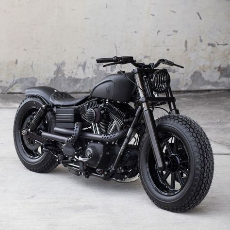 Blacker than black: a custom Harley Dyna Fat Bob from Rough Crafts. Hd 883 Iron, Motocykle Harley Davidson, Motor Harley Davidson, Мотоциклы Harley Davidson, Motos Harley, Image Moto, Мотоциклы Cafe Racers, Classic Harley Davidson, Bike Exif