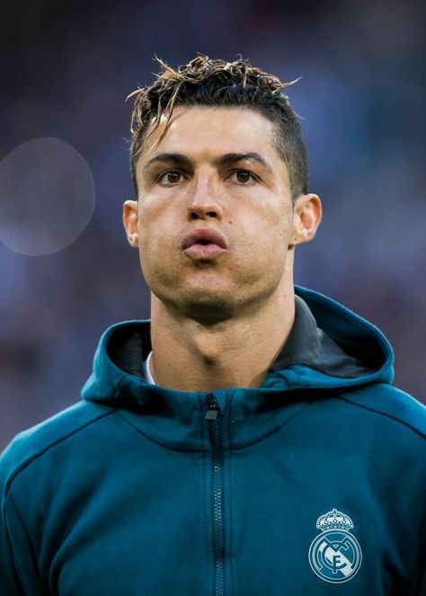 Cr7 Hairstyle, Cr7 Photos, Cr Ronaldo, Ronaldo Madrid, Messi Poster, Cristiano Ronaldo Manchester, Cristino Ronaldo, Soccer Photography, Ronaldo Juventus