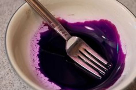 How to Make Purple With Food Coloring | LEAFtv How To Make Purple Frosting, How To Make Purple Food Coloring, Star Wars Cake Easy, Tinting Jars, Frosting Color Guide, How To Make Purple, Purple Desserts, Purple Cookies, Purple Food Coloring