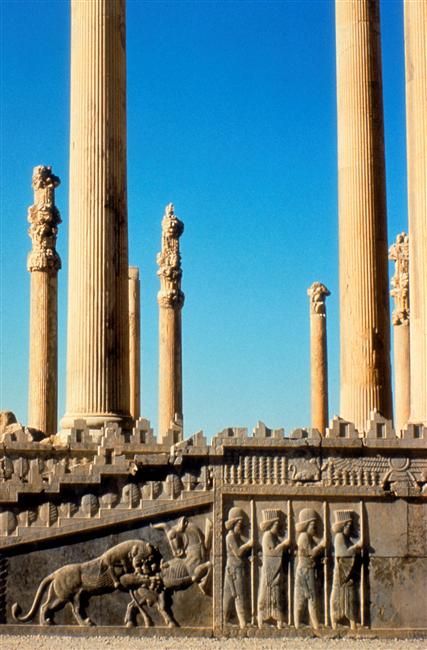 Persepolis Iran, Ancient Persian Architecture, Ancient Persian Art, Persian Warrior, Visit Iran, Shiraz Iran, Iran Culture, Iran Pictures, Iranian Architecture