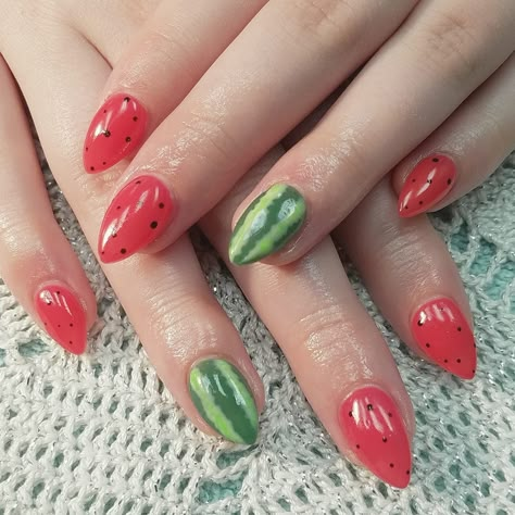 Watermelon Nails Design, Watermelon Nail Designs, Sprinkle Nails, Watermelon Nail, Watermelon Nail Art, Food Nails, Natural Nail Art, Watermelon Nails, Red Nail Polish