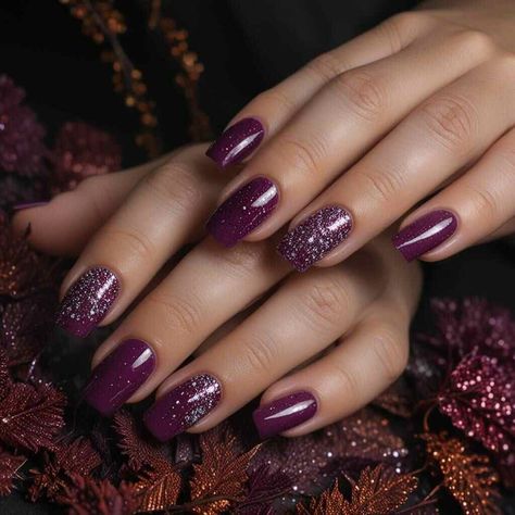 31 Stunning Fall Dip Nails To Inspire Your Next Manicure! - Glamour Corner Nails To Go With Plum Dress, Burgundy Dip Powder Nails, Purple Dip Nail Ideas, Nails Ideas For Autumn, Fall Dip Nails, Dip Nails Ideas, Fall Dip, Plum Nails, Nails Shape