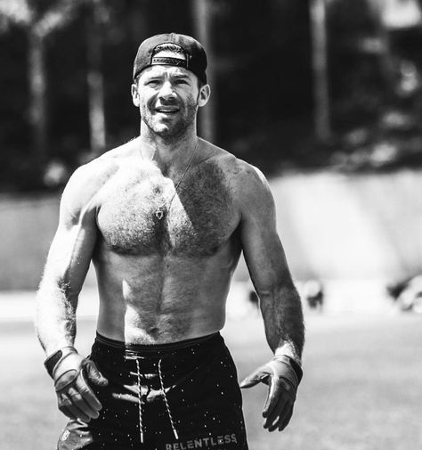 Julien Edelman, Scruffy Men, Julian Edelman, Country Men, Shirtless Men, Star Of David, Sport Man, Muscle Men, Bearded Men