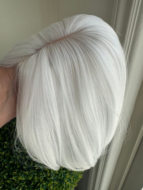 Hair toppers Pure White Hair, White Hair Extensions, Natural White Hair, Hair Toppers For Women, Alopecia Hairstyles, Hair Topper, White Blonde, Holiday Hairstyles, Hair Toppers