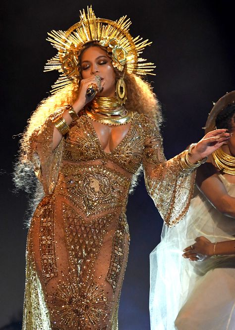 The singer's much-anticipated return to the GRAMMYs stage began with a special introduction by Tina Knowles. Grammys 2017, The Blacker The Berry, Hearts Dress, Ellie Saab, Beyonce Knowles Carter, Beyonce Style, Black Queens, Beyoncé Giselle Knowles-carter, Beyoncé Giselle Knowles