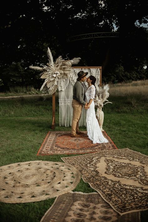 Boho Wedding With Rugs, Bohemian Rug Isle Wedding, Boho Wedding Isles Rugs, Boho Wedding Macrame, Rugs For Wedding Aisle, Rugs At Wedding, Wedding Aisle Rugs, Rug Aisle Wedding, Vintage Rug Wedding