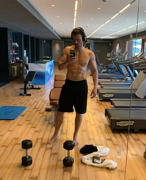 Guys Have #BodyImage Issues Too, And #SebastianStan Is Stepping Up In A SUPER Impactful Way Scripting Ideas, Body Image Issue, Winter Soldier Bucky, Hubba Hubba, Bucky Barnes Winter Soldier, Marvel Actors, Celeb Crushes, Man Thing Marvel, Sea Bass