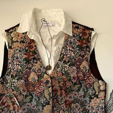 Vintage Vest Outfits For Women, Vintage Vest Outfit, Floral Waistcoat, Patterned Vest, Blue Waistcoat, Waistcoat Outfit, Floral Vest, Waistcoat Woman, Modern Clothes