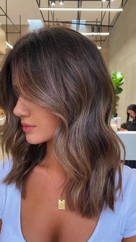 Brown Hair Looks, Brown Hair Inspo, Brunette Hair With Highlights, Balayage Hair Dark, Dark Hair With Highlights, Balayage Brunette, Hair Color Balayage, Summer Hair, Hair Color Trends