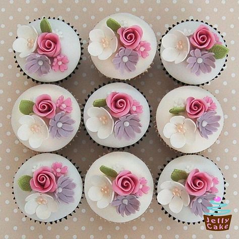 Rose and Blossom 50th Cupcakes | Flickr - Photo Sharing! 50th Cupcakes, 50 Cupcakes, Cupcakes Flores, Spring Cupcakes, Fondant Flower Tutorial, Mothers Day Cupcakes, Pretty Cupcakes, Cupcake Cake Designs, Cupcakes Decorados