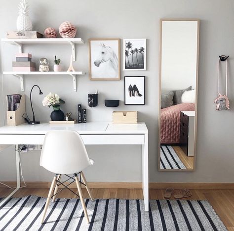 Reka Bentuk Bilik Tidur, Hiasan Bilik Tidur, Desk And Chair, White Desk, Study Room Decor, Cozy Room Decor, Teen Bedroom Decor, Desk Ideas, Girl Bedroom Decor