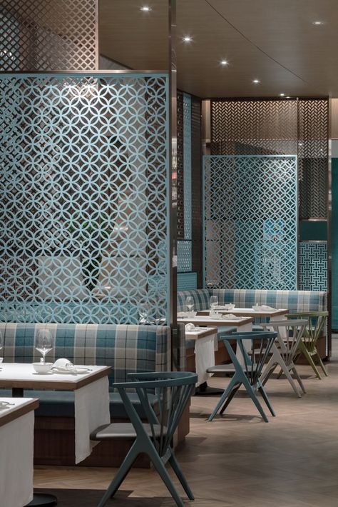 Restaurant Partition, Meja Industrial, Bar Restaurant Design, Architecture Restaurant, Modern Restaurant Design, A Separation, Lake House Interior, Modern Restaurant, Decorative Screens