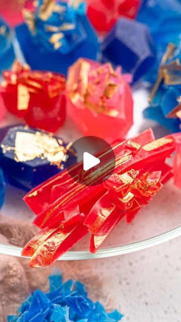 How To Make Crystal Candy, Crystal Candy Recipe, Candy Making Videos, Kohakutou Candy, Catherine Zhang, Candy Videos, How To Make Crystals, Mini Bundt, Candy Crystals