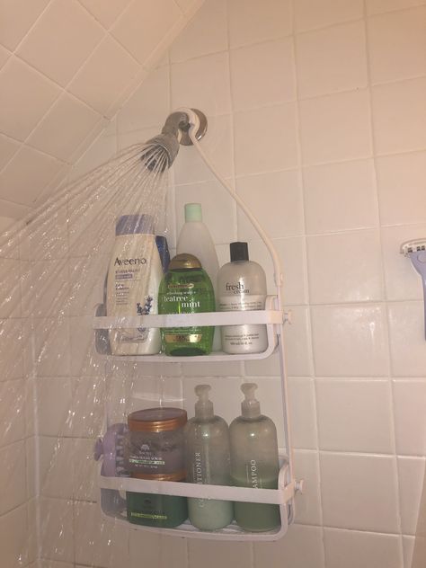 Flex shower caddy from urban :) Shower Caddy Aesthetic, Shower Caddy College, Dorm Inspo, Shower Caddy, Apartment Inspiration, Night Routine, College Dorm, Bathroom Decor, Apartment