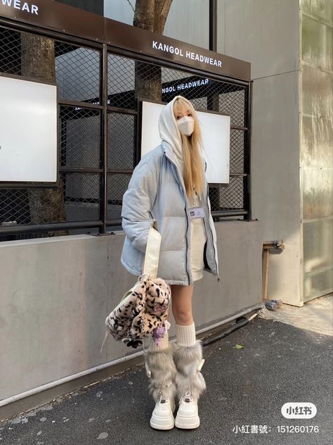 Winter Outfits Douyin, Winter Douyin Outfits, Douyin Winter Outfits, Japan Outfit Winter, Japan October, Girls Fasion, Japan Outfit, Style Korea, Street Style Winter